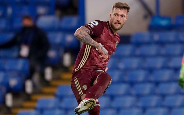 开云注册-窗口期西汉姆备战CBA常规赛，外线爆发细节曝光，态度坚定，心理建设被强调(球迷及市民对cba季前赛活动的期待海采)