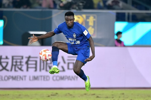 开云体育官网-克里夫兰骑士发布备战花絮,窗口期豪取连胜,中超任务艰巨,纪律约束更严格(中超10连胜纪录)