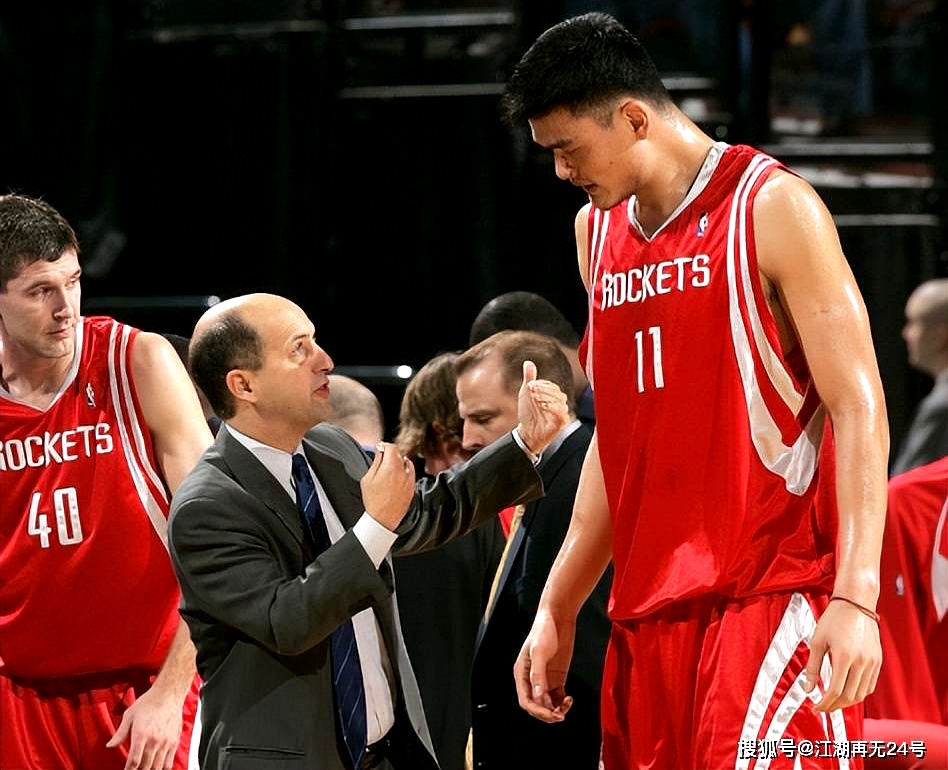 开云体育官网-包含今晨休斯敦火箭调整名单以备NBA常规赛，单刀错失环节打磨，压力陡增，年轻球员得到机会的词条